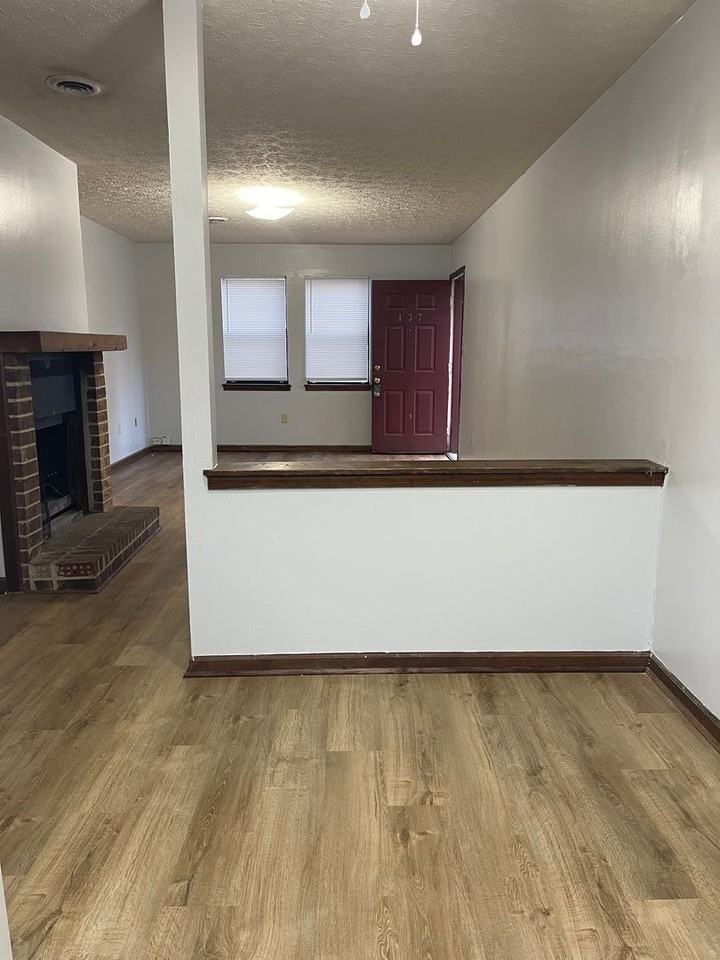 137 Christy Ct - Photo 4 of 13