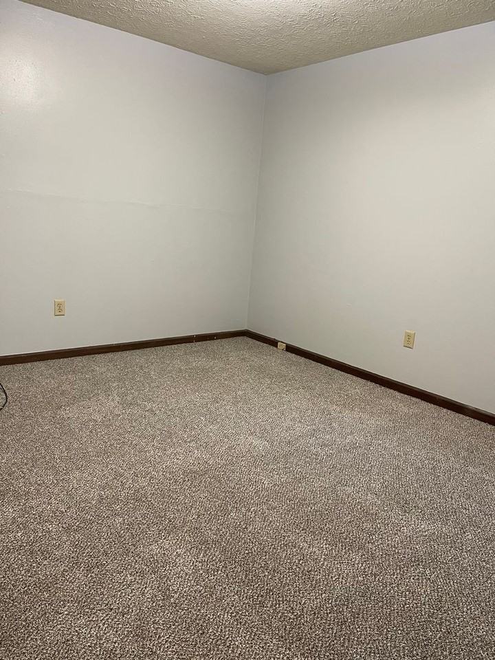 137 Christy Ct - Photo 5 of 13