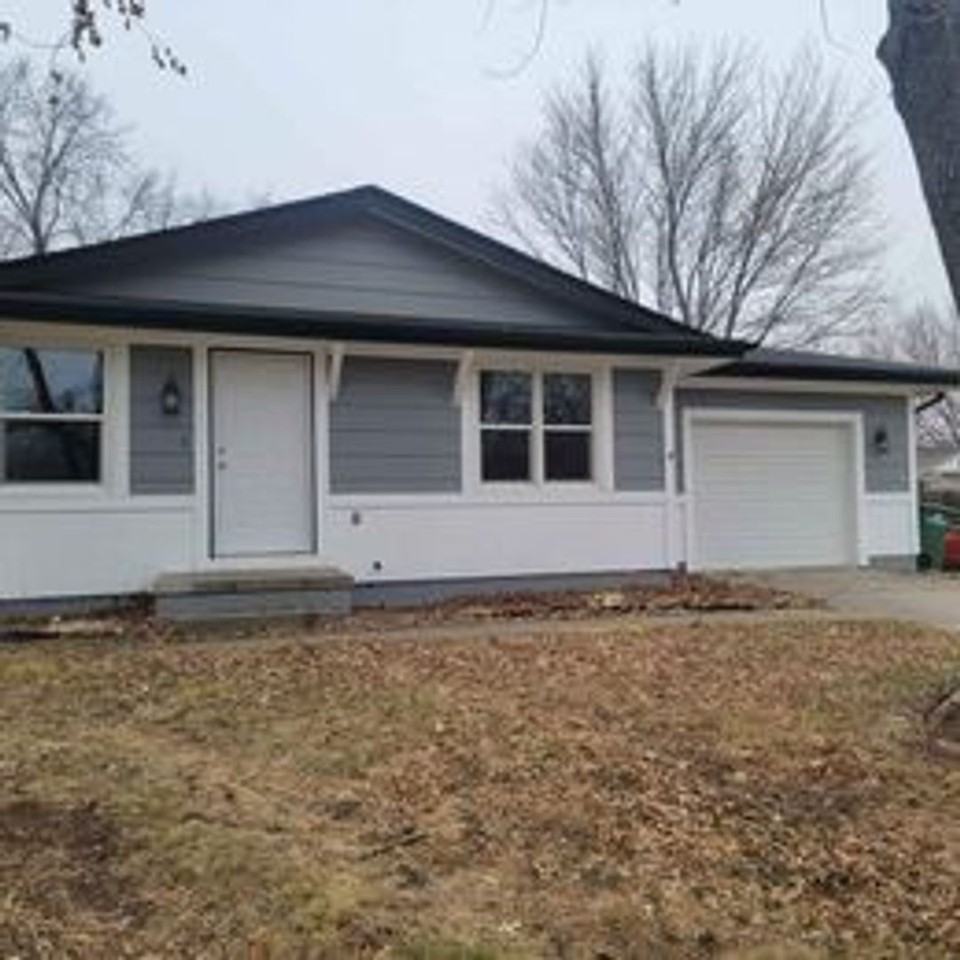 2103 Parkhill Dr - Photo 6 of 6