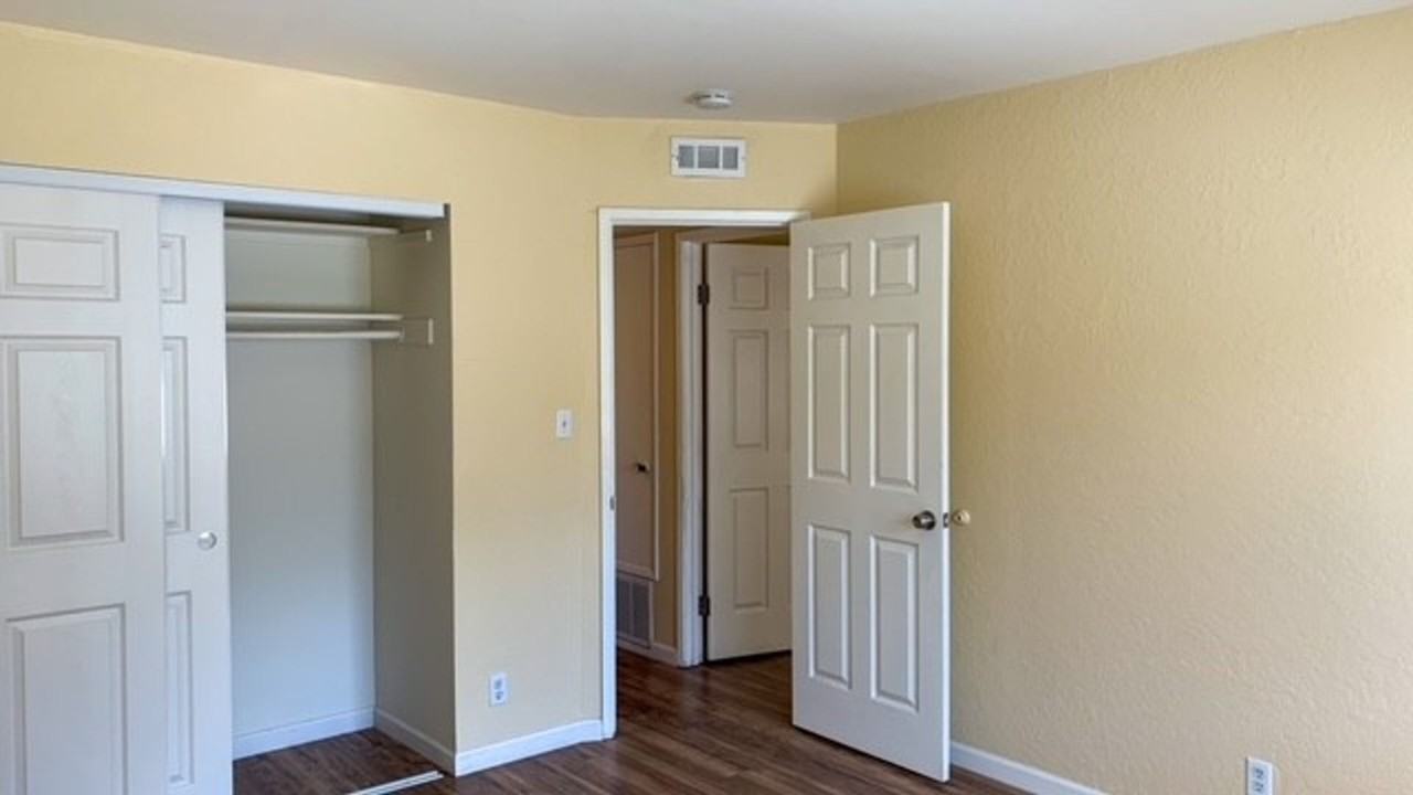 4686 4686 Doane Street - 4686 Doane St - Photo 6 of 8