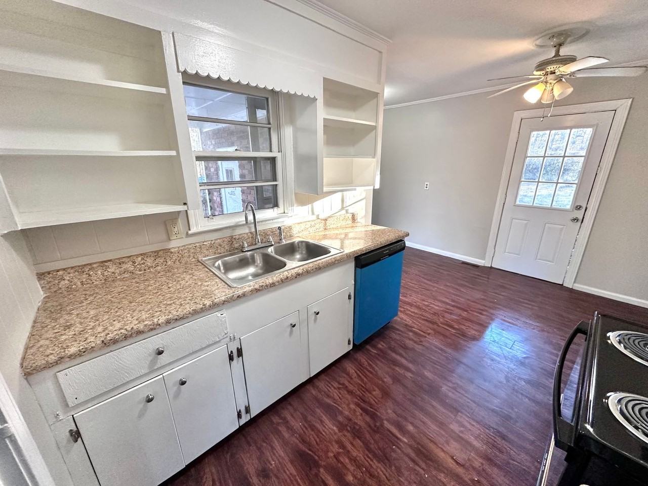 119 Simpson Dr Nw - Photo 4 of 12