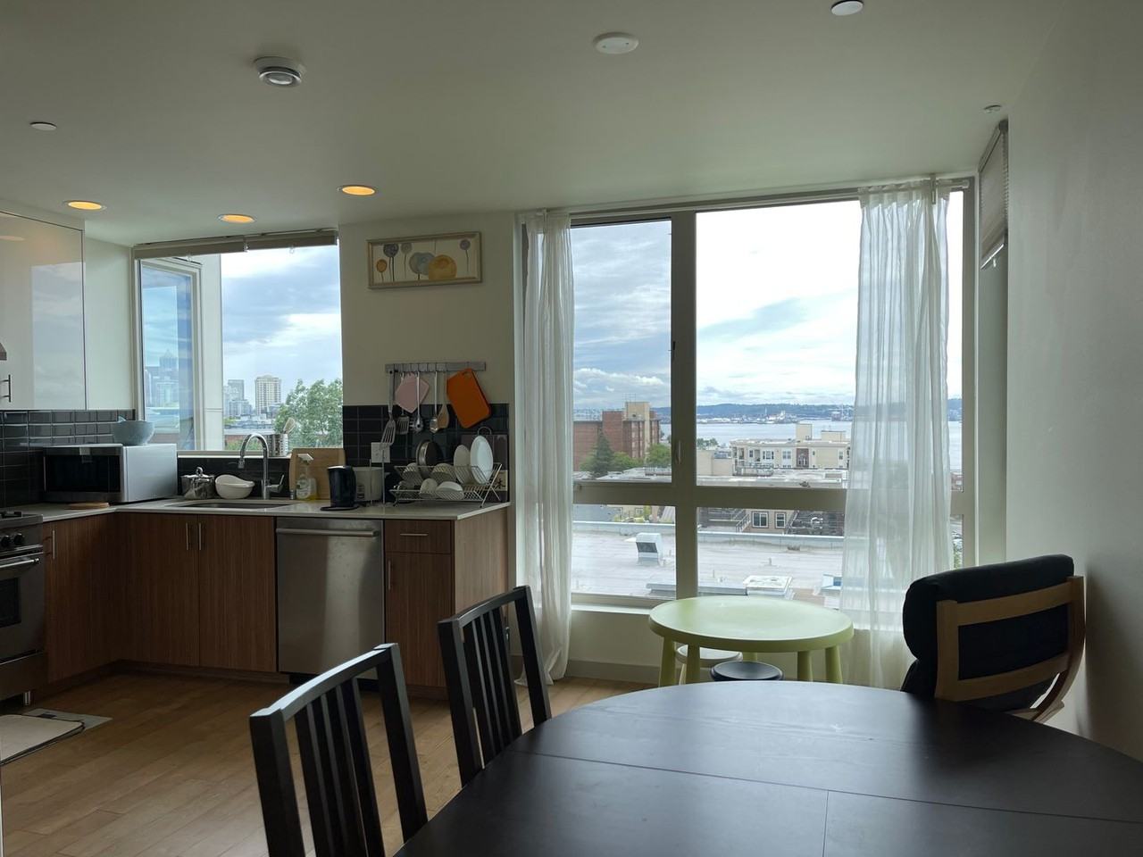 321 W Olympic Pl - Photo 3 of 21