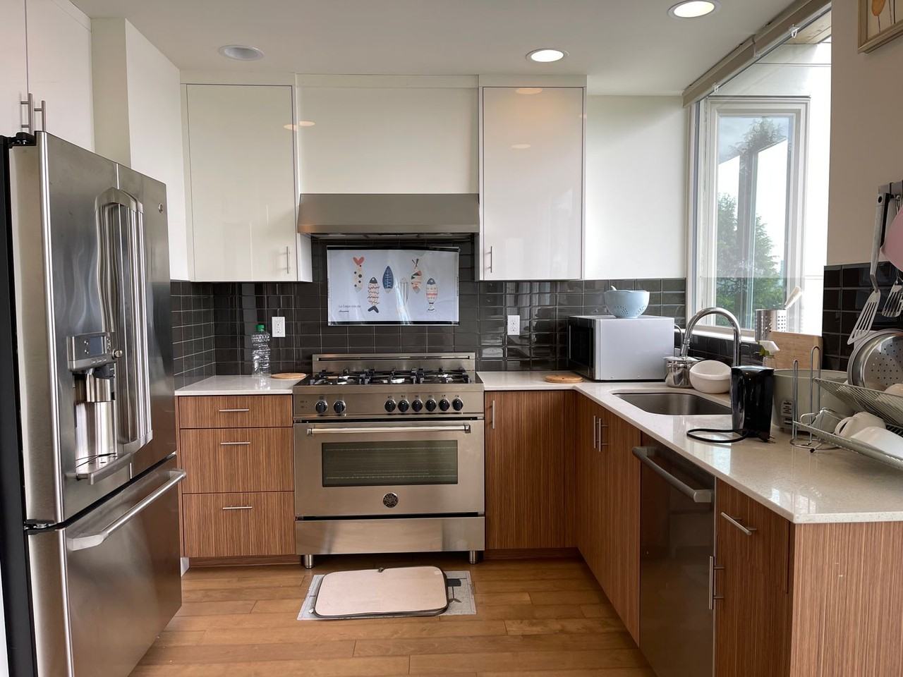 321 W Olympic Pl - Photo 4 of 21