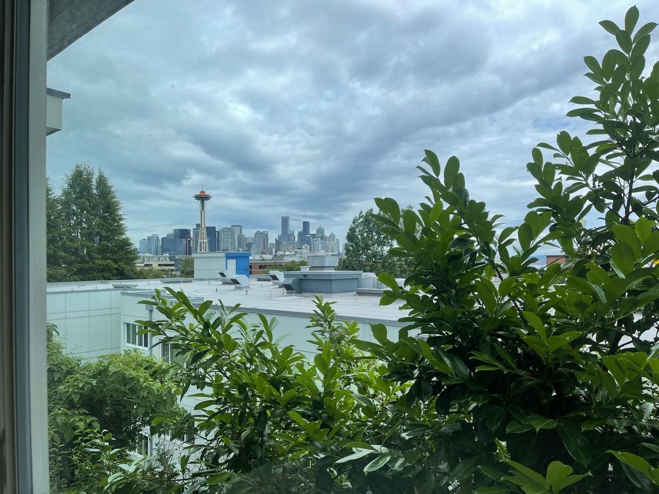 321 W Olympic Pl - Photo 5 of 21