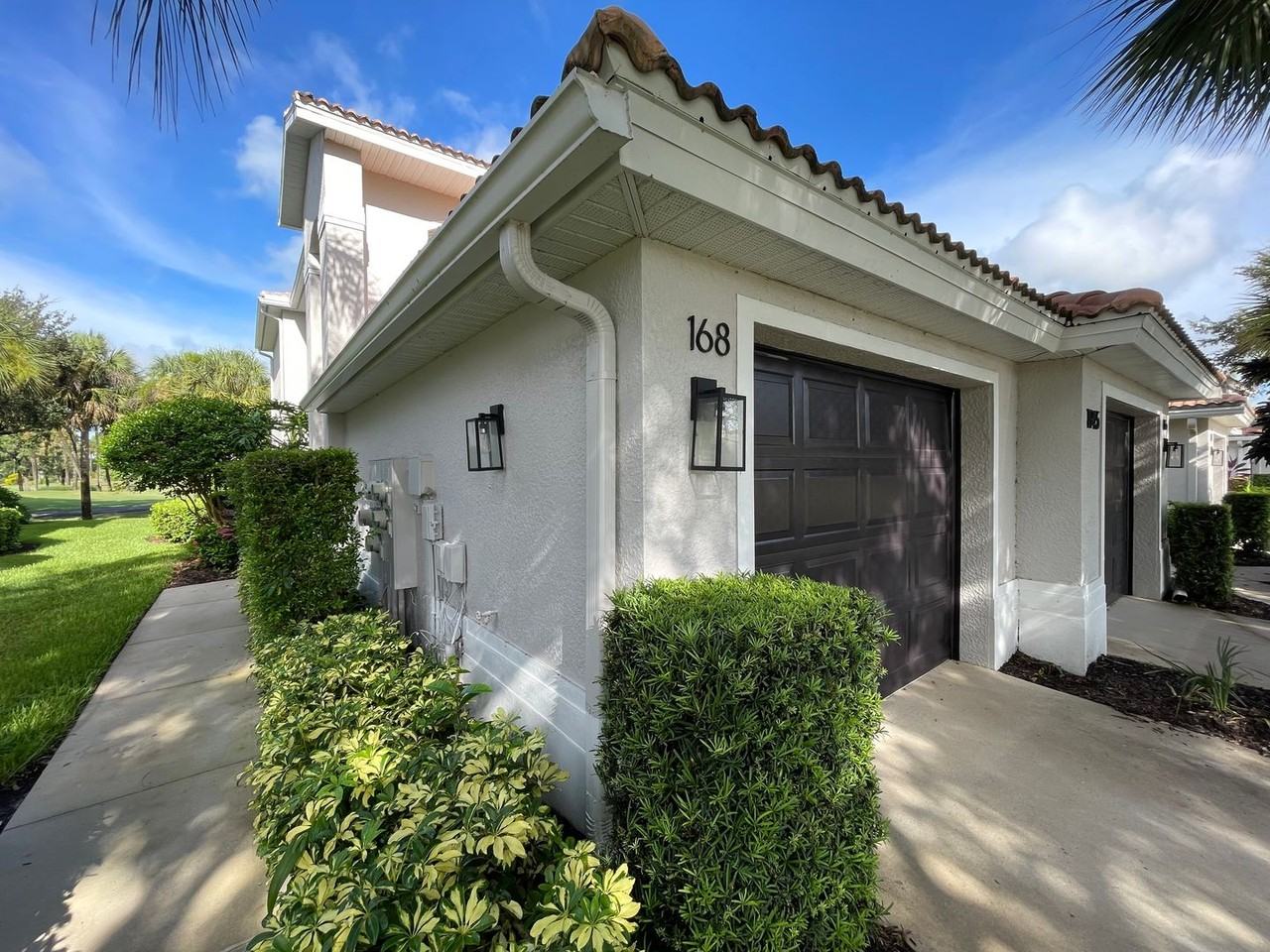 1945 Crestview Way - Photo 2 of 31