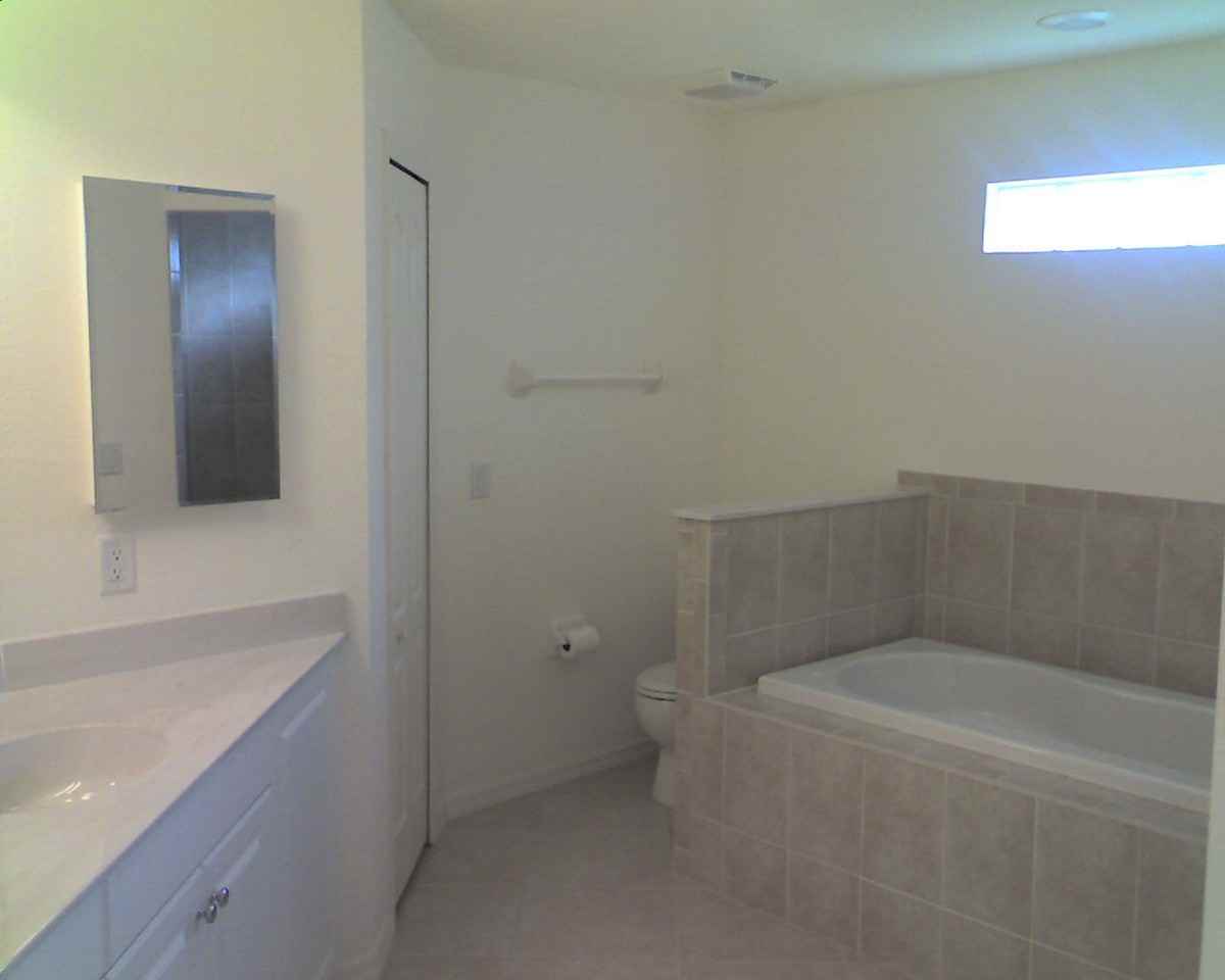 1512 Se 20th St - Photo 4 of 28