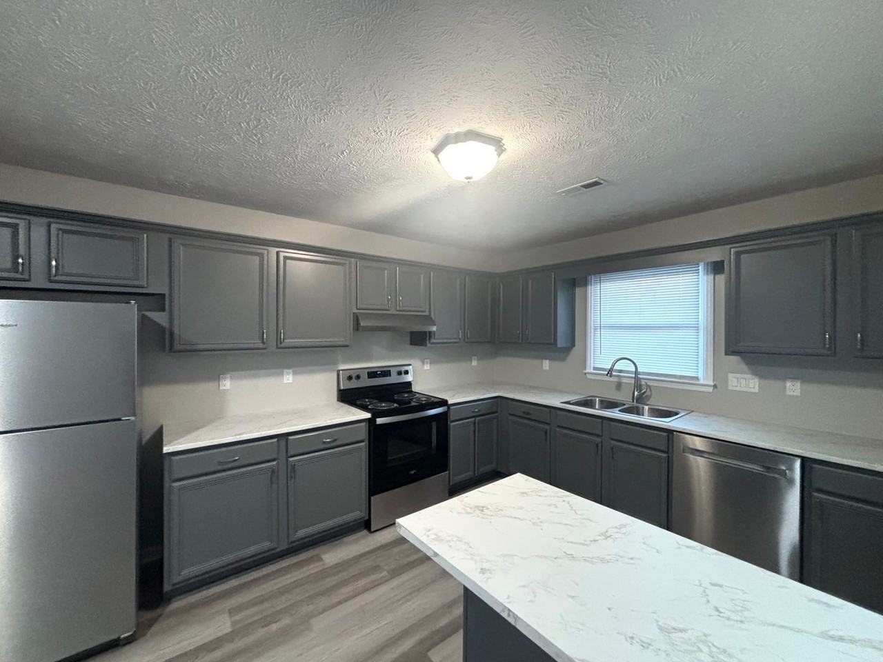 2585 Gotts Ln - Photo 4 of 12