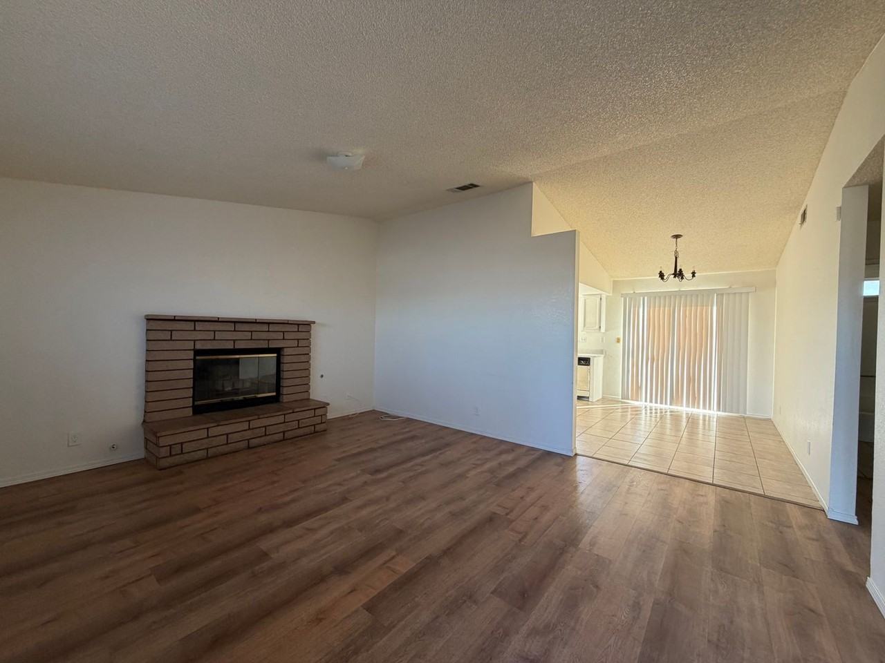 1245 Everglades Ct - Photo 3 of 34