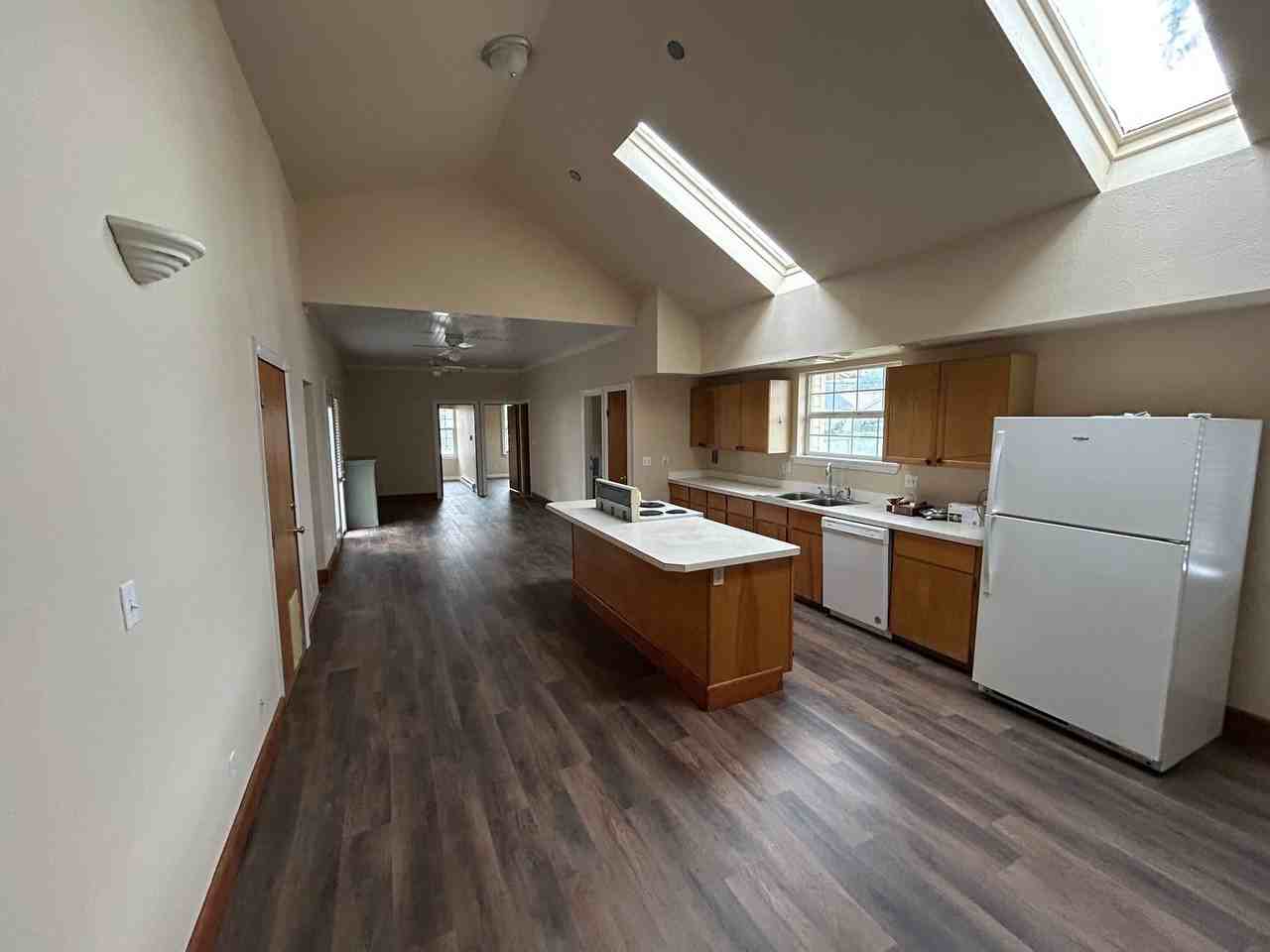 109 Sw Jefferson St - Photo 3 of 17