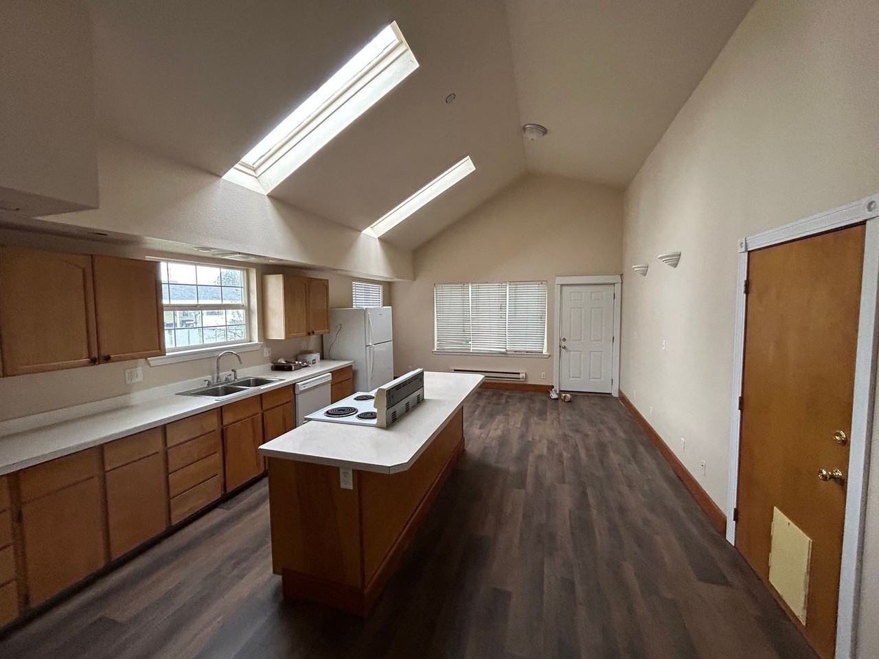 109 Sw Jefferson St - Photo 5 of 17