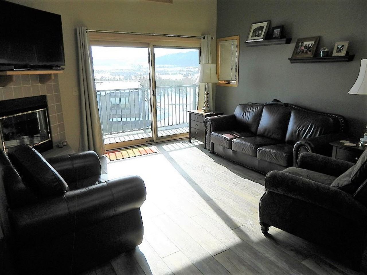 1650 Lakeview Ter - Photo 5 of 21