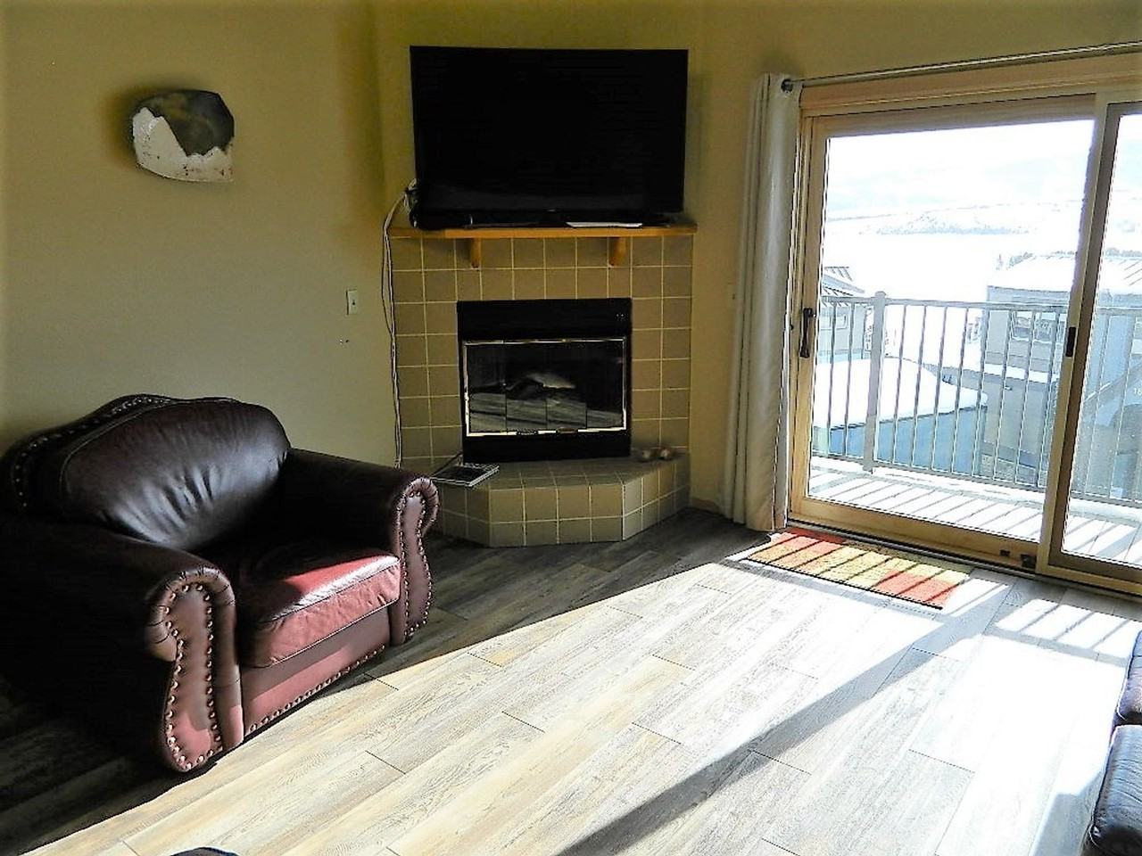 1650 Lakeview Ter - Photo 6 of 21