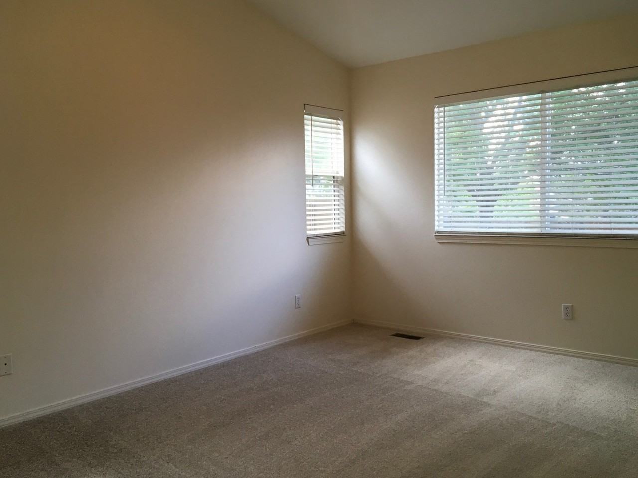 1040 Whistler Hollow Dr - Photo 7 of 18