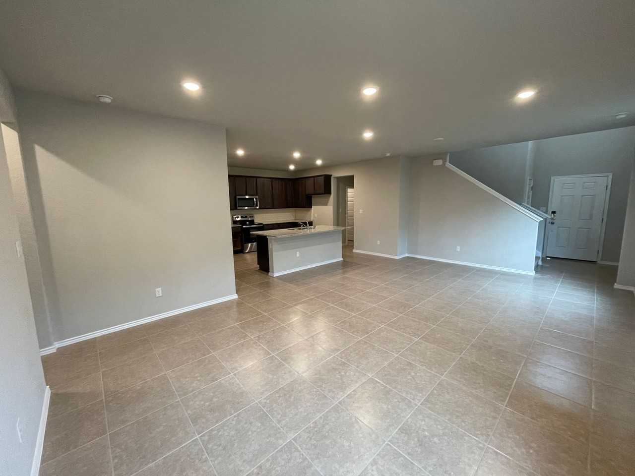 7843 Abbey Pl - Photo 4 of 18