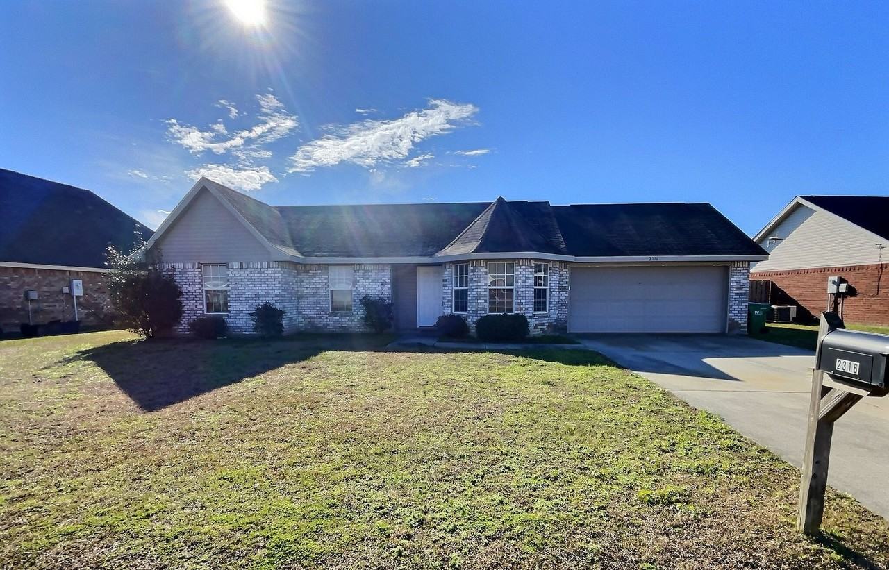 2316 Paula Cir - Photo 2 of 17