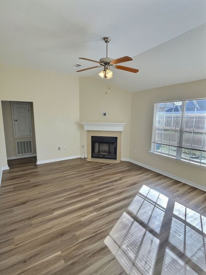 2316 Paula Cir - Photo 3 of 17