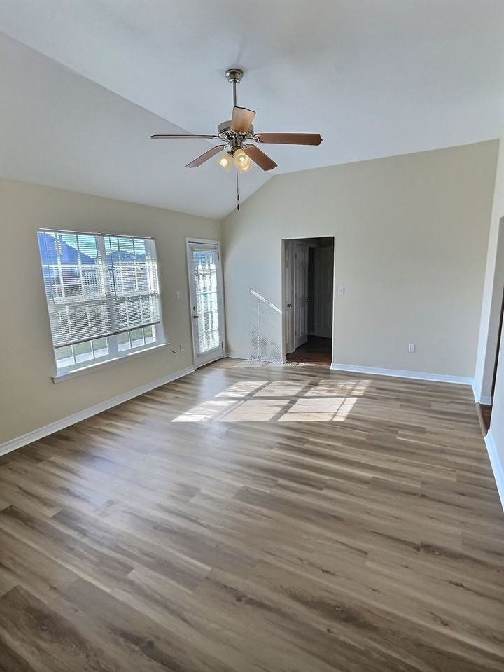 2316 Paula Cir - Photo 4 of 17