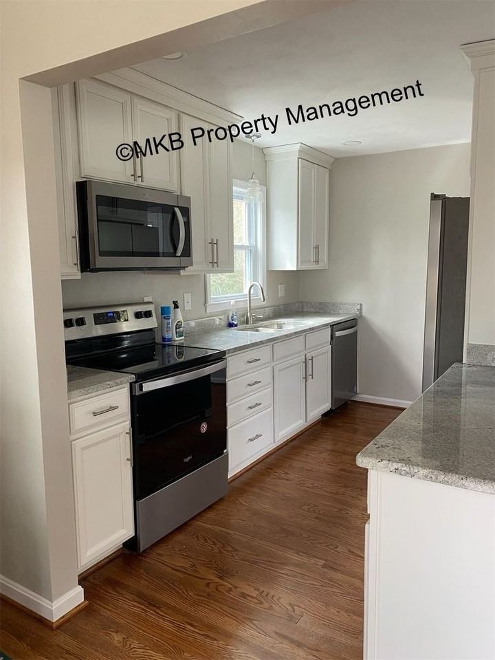 3481 Richards Blvd - Photo 2 of 14