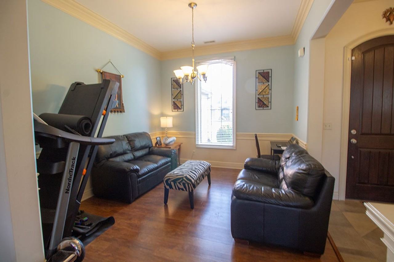 3008 Crabapple Ln - Photo 3 of 40