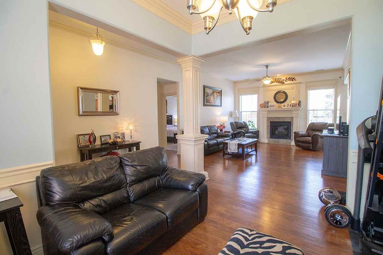 3008 Crabapple Ln - Photo 4 of 40