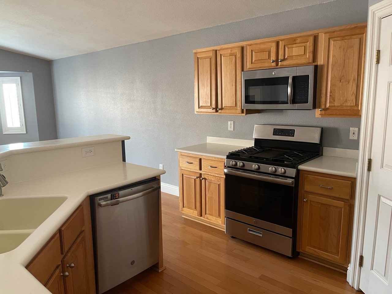 3716 Razorbill Ct - Photo 2 of 22