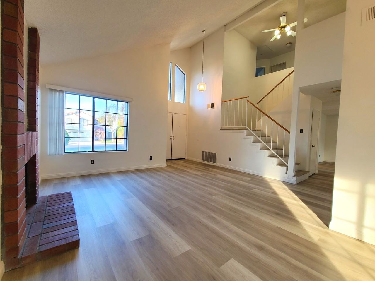 1734 Sunnypark - Photo 5 of 24