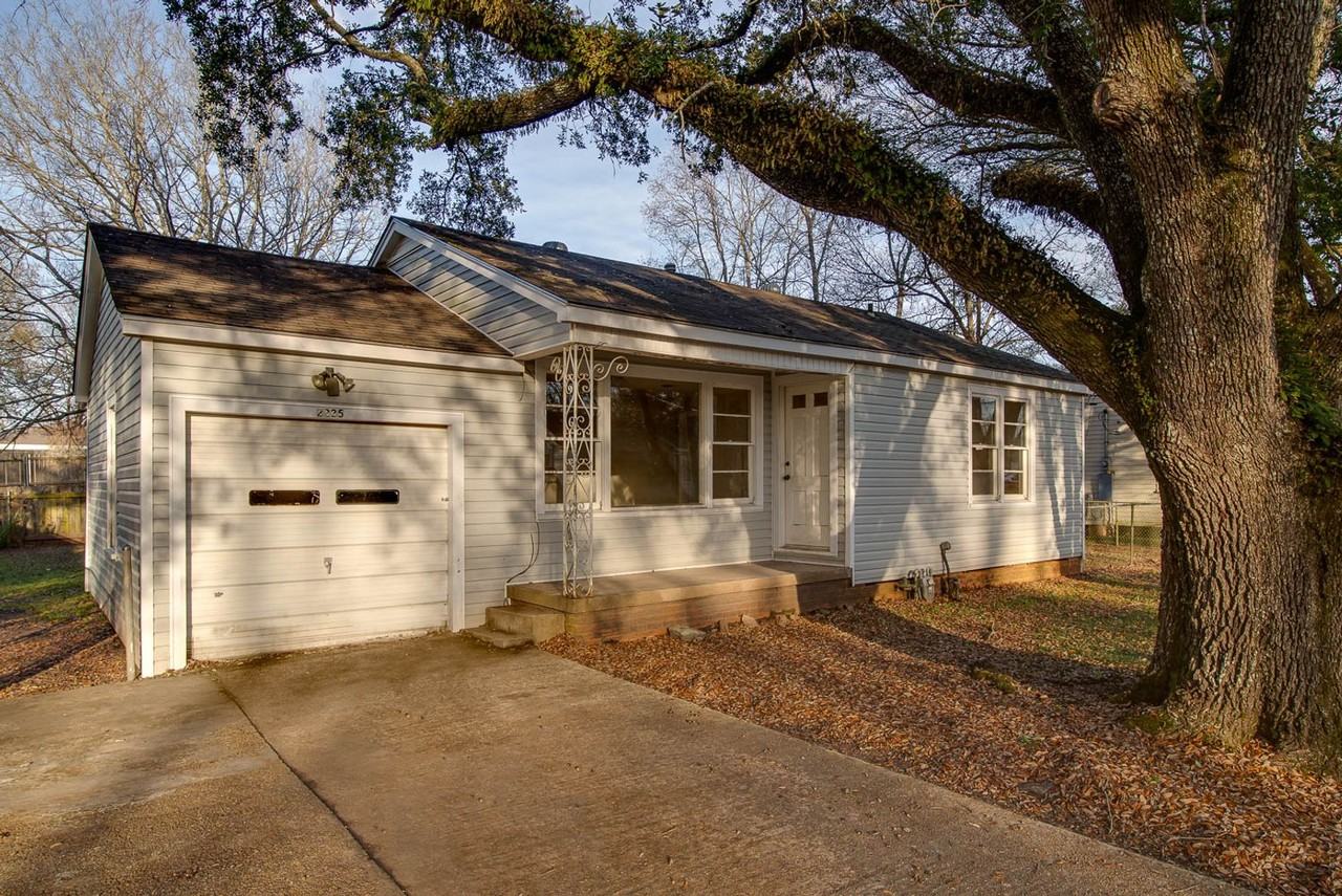 2225 Rogers Dr - Photo 2 of 10