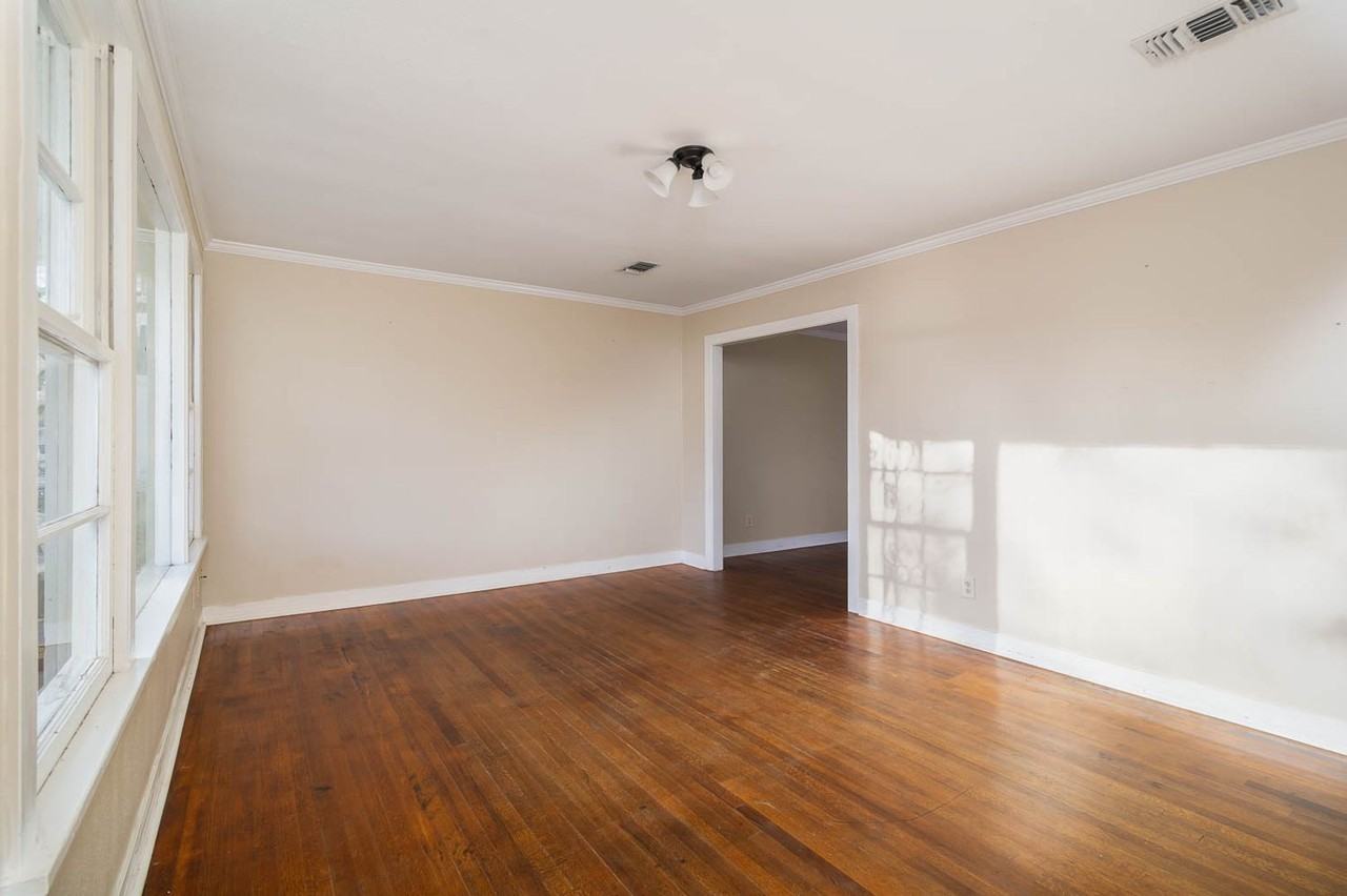 2225 Rogers Dr - Photo 3 of 10