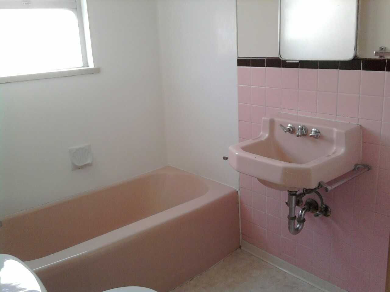 5500 12th Ave Ne - Photo 7 of 8