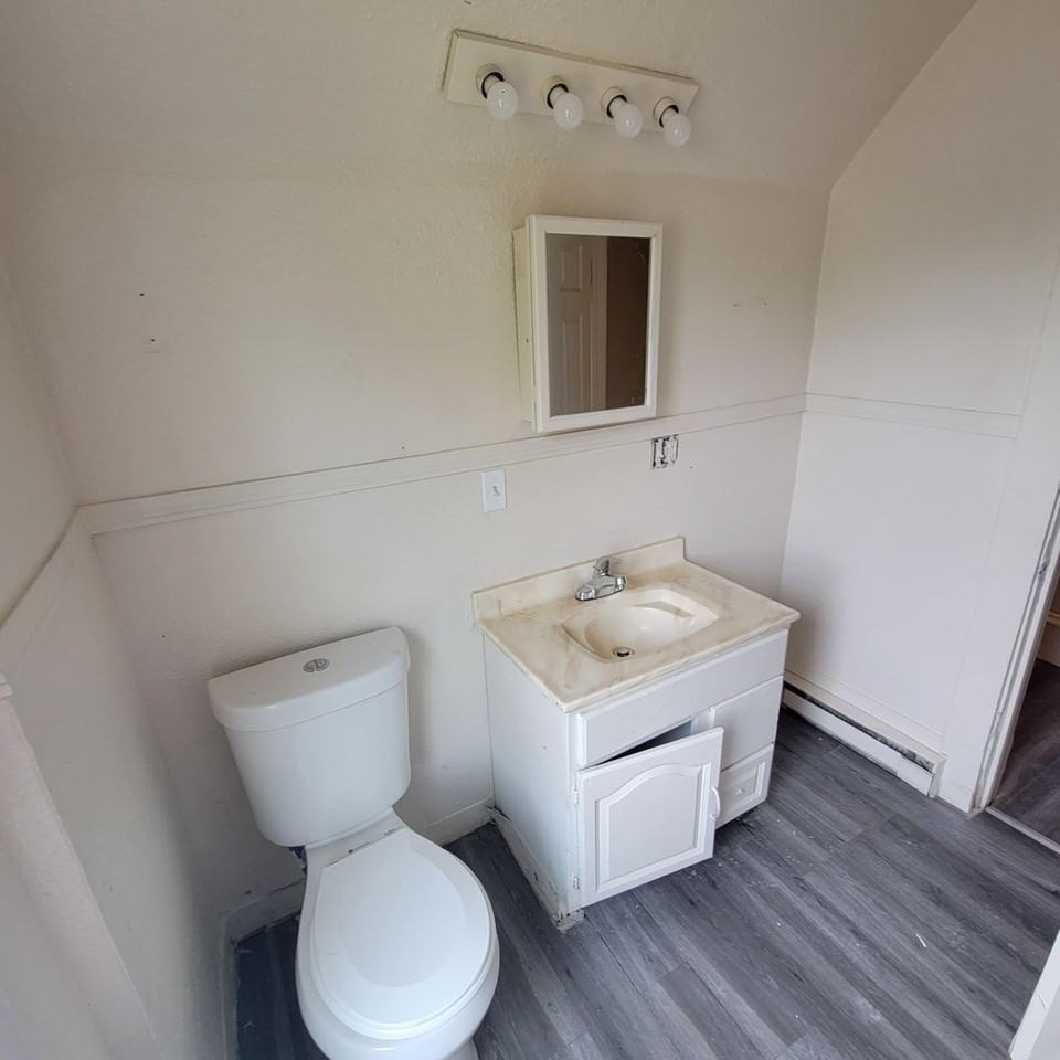 2017 E Hartson Ave - Photo 7 of 11