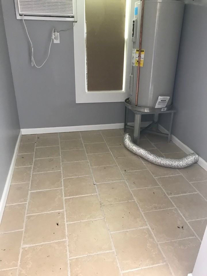 203 Gladys Ave - Photo 5 of 10