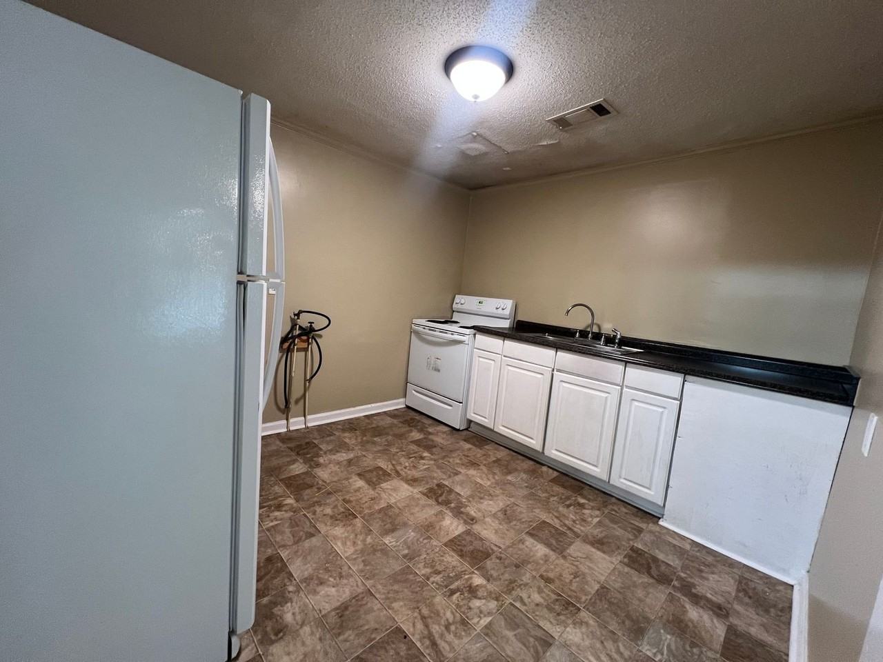 3220 19th St - Photo 6 of 15