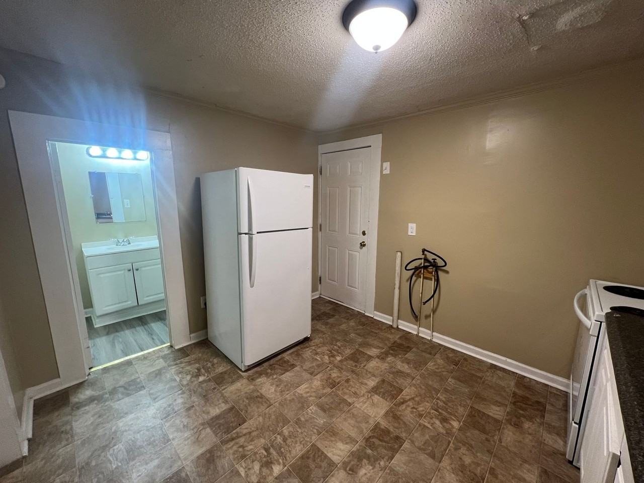 3220 19th St - Photo 7 of 15