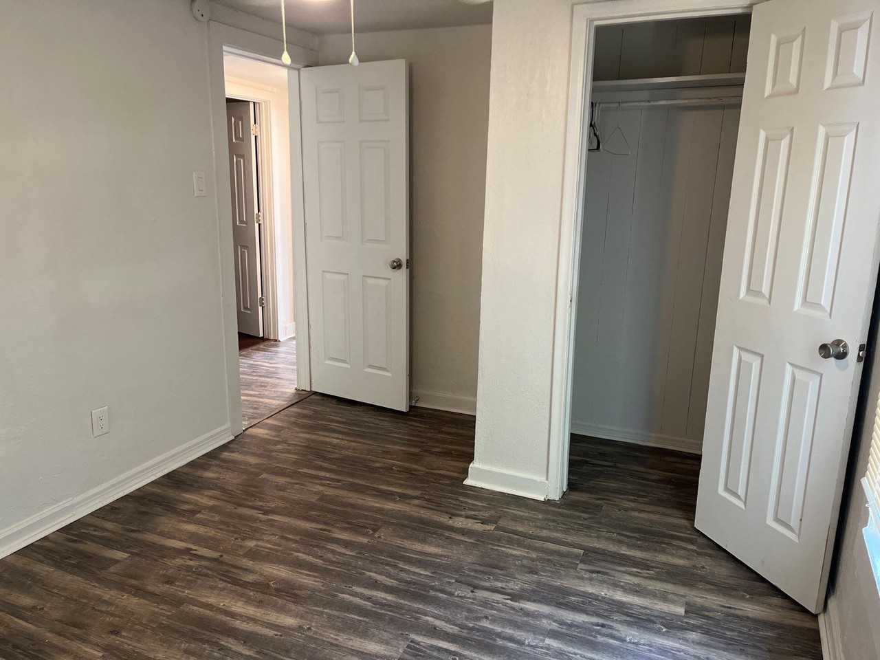 2912 N Independence Ave - Photo 2 of 25