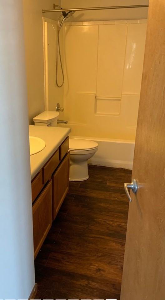 1614 Cottonwood St - Photo 2 of 8