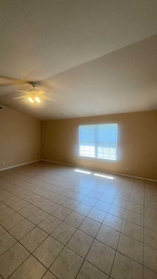 790 Appleridge Dr - Photo 4 of 19