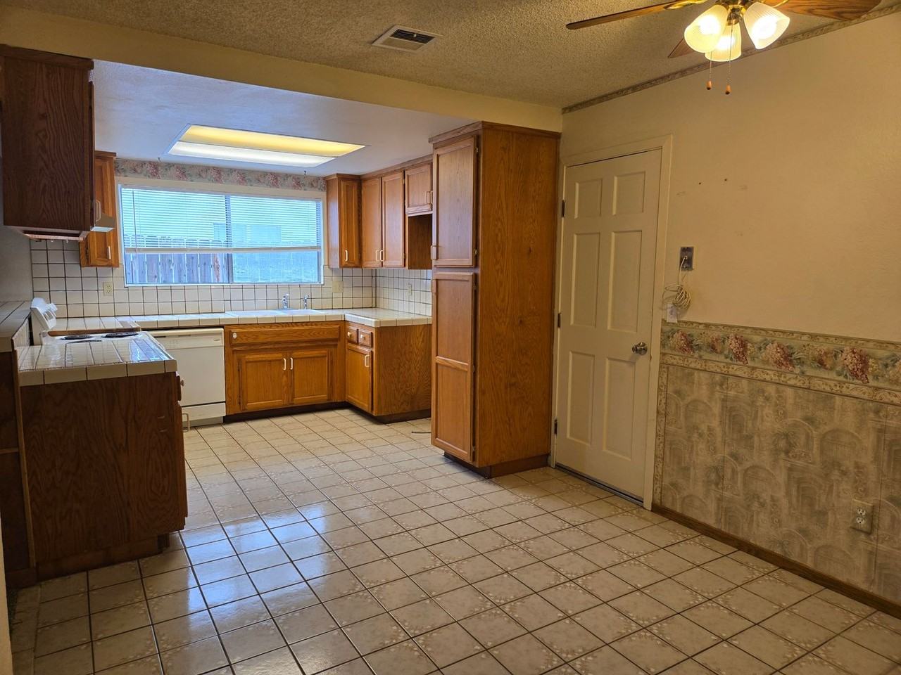 3712 Kelso Way - Photo 4 of 13