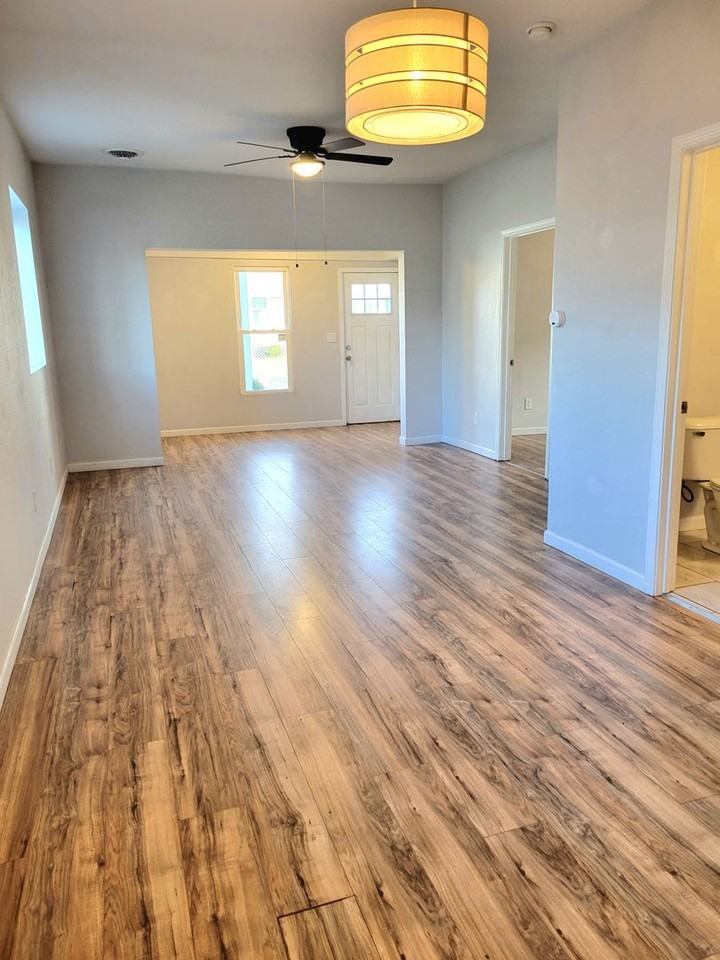 321 Monroe St - Photo 7 of 34