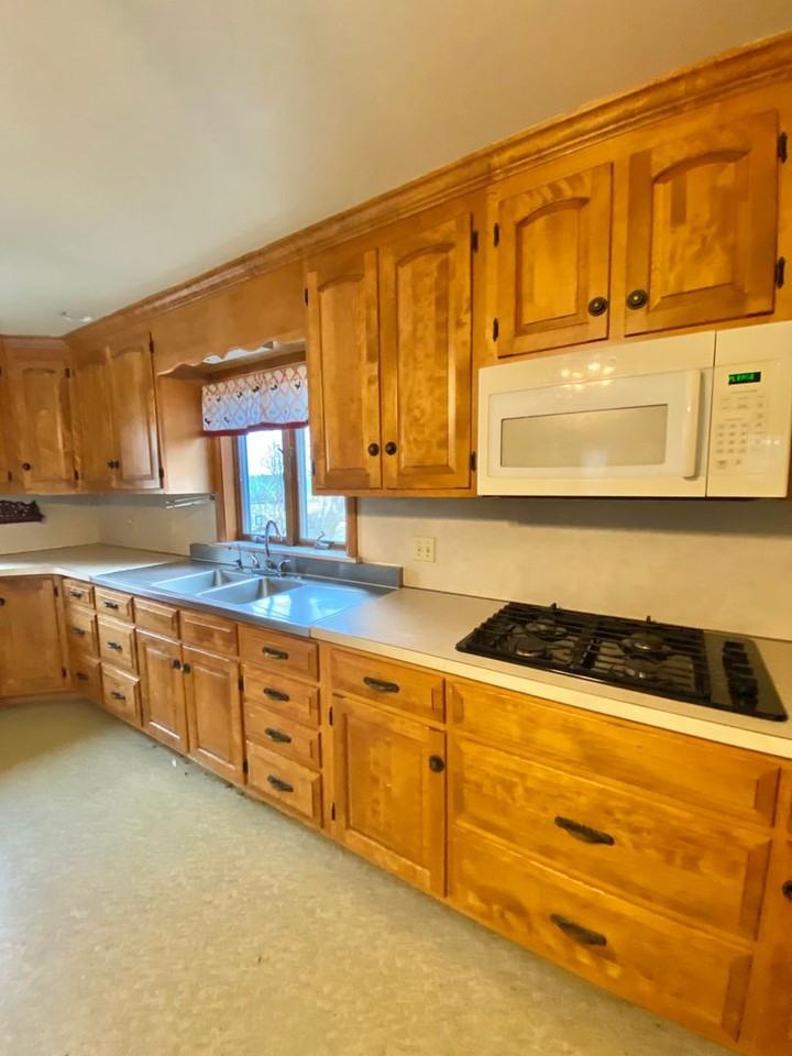 982 Colebrook Rd - Photo 3 of 23