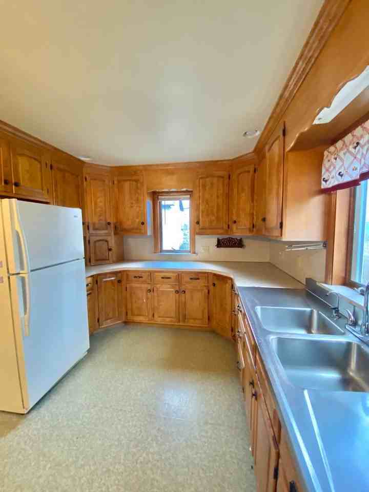 982 Colebrook Rd - Photo 4 of 23