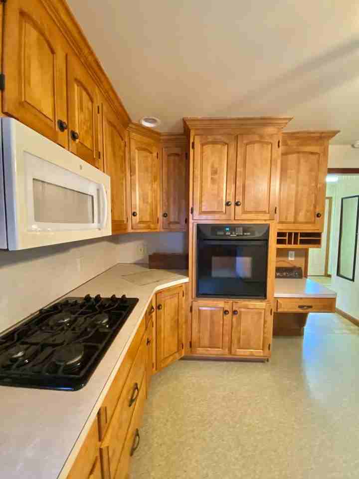 982 Colebrook Rd - Photo 5 of 23