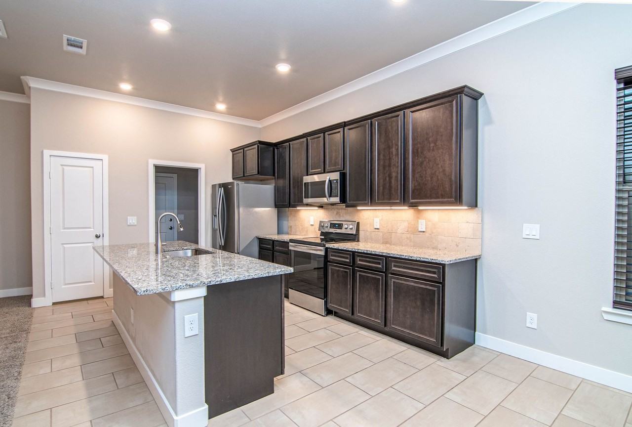 6841 Rio Pl - Photo 3 of 23