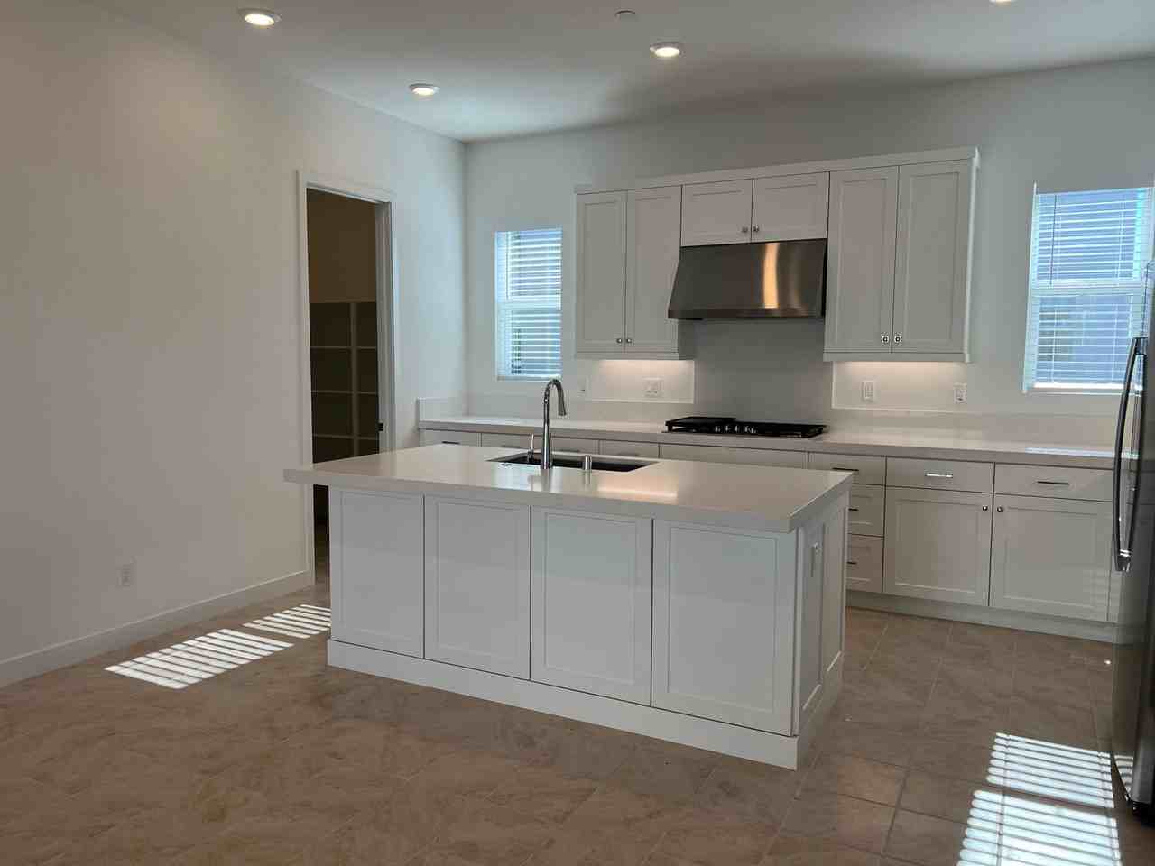 338 Tank - Photo 7 of 33