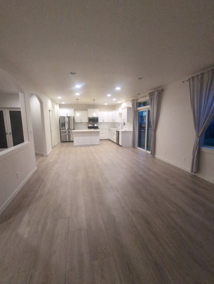 536 Se Lines St - Photo 2 of 17