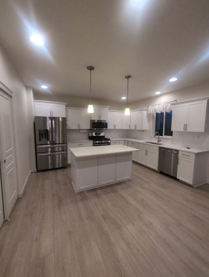 536 Se Lines St - Photo 3 of 17