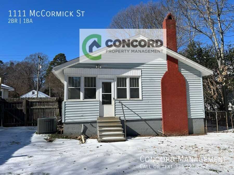 1111 Mccormick St - Photo 2 of 16