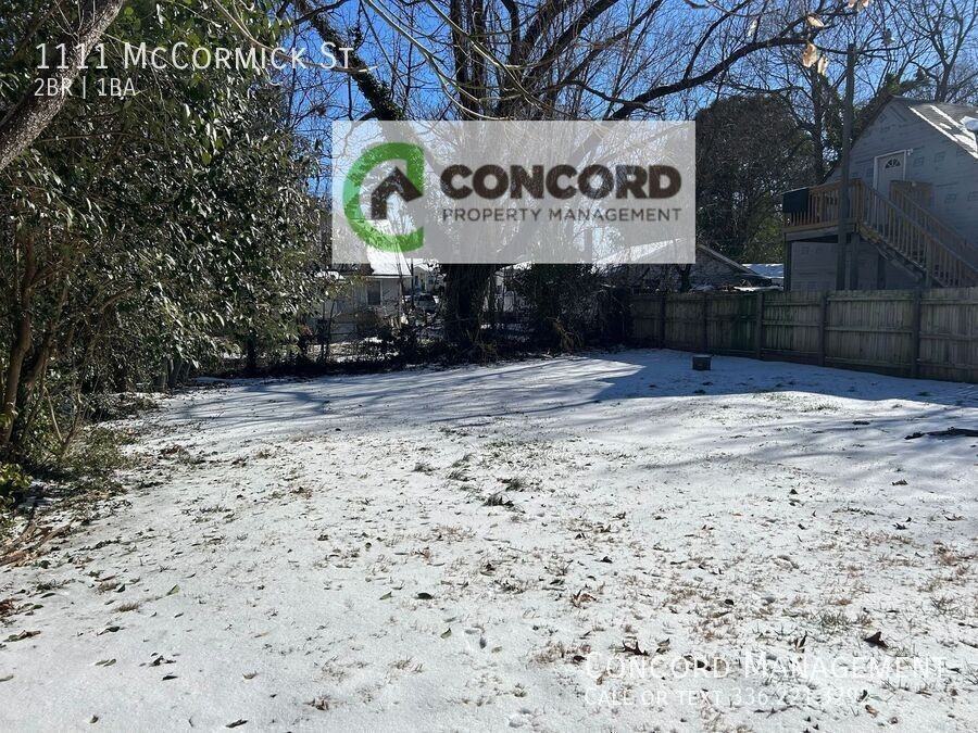 1111 Mccormick St - Photo 3 of 16