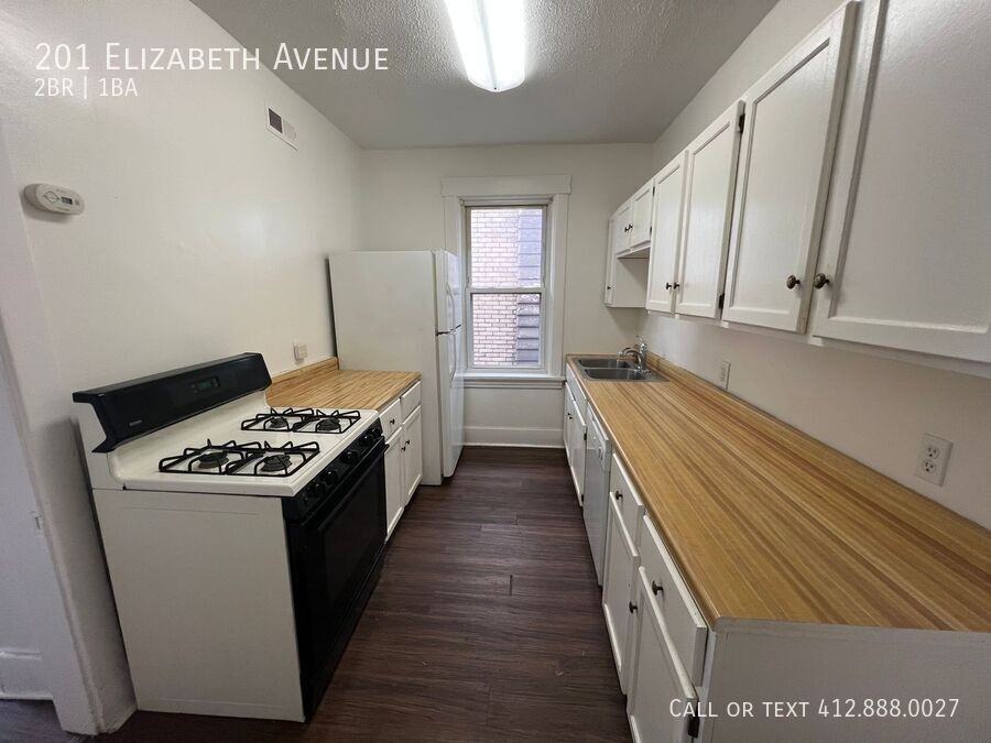 201 Elizabeth Ave - Photo 4 of 10