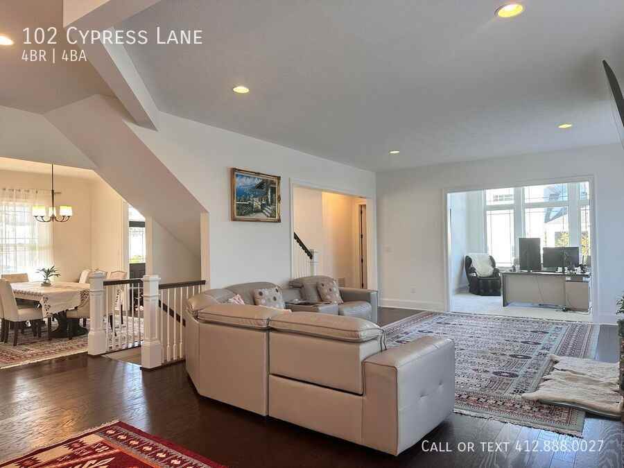 102 Cypress Ln - Photo 2 of 36