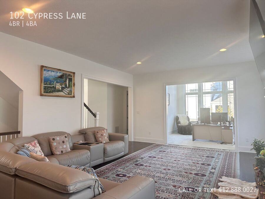 102 Cypress Ln - Photo 4 of 36